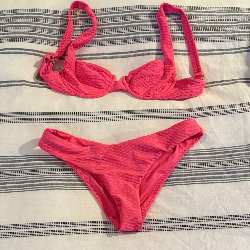 Vetchy Vibrant Pink Bikini Set